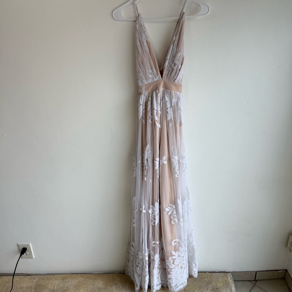Luxxel Nude White Floral Formal Prom Bridal Babyshower Gown